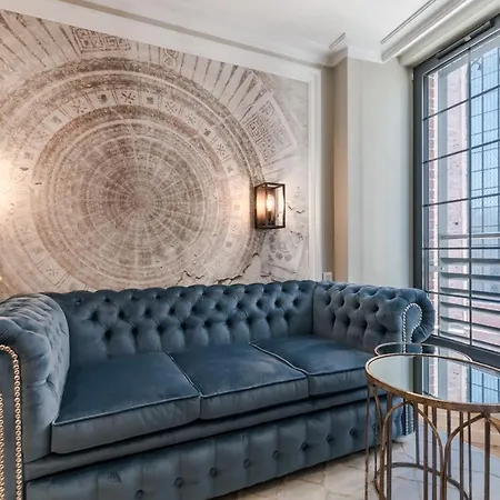 Gotyk House מלון דירות 3*