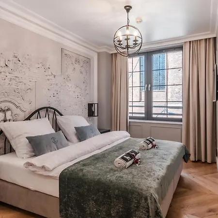 Gotyk House 3*