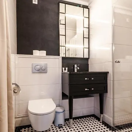 Aparthotel Gotyk House 3*