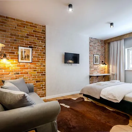 哥特别墅酒店 4* 格但斯克