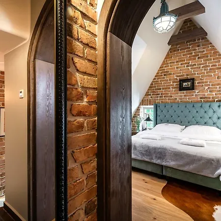 Gotyk House Aparthotel 3*
