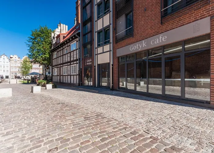 Aparthotel Gotyk House 4*