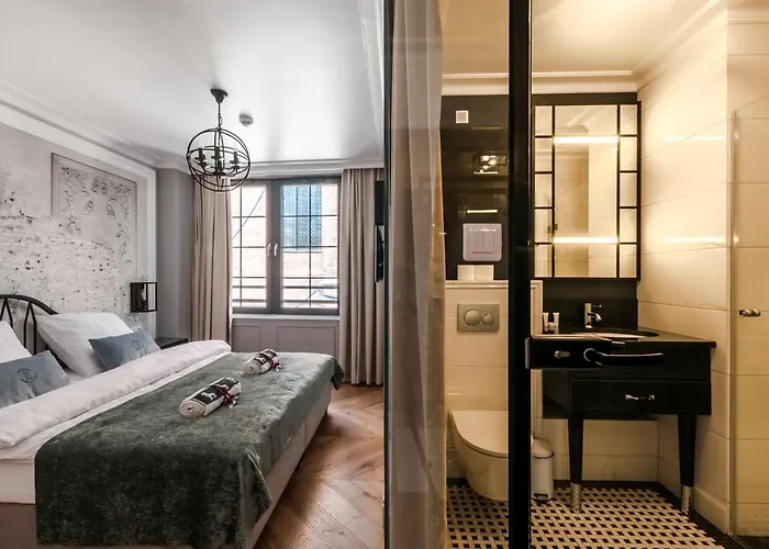 Aparthotel Gotyk House 4*