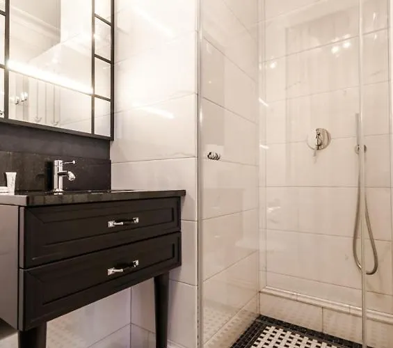 Gotyk House Aparthotel 4*