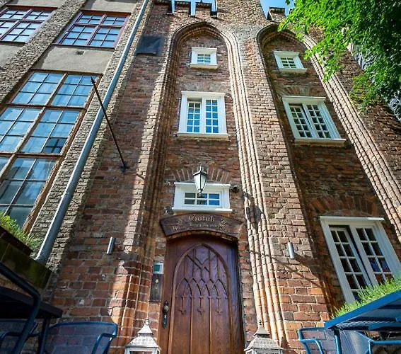 Gotyk House Aparthotel 4*