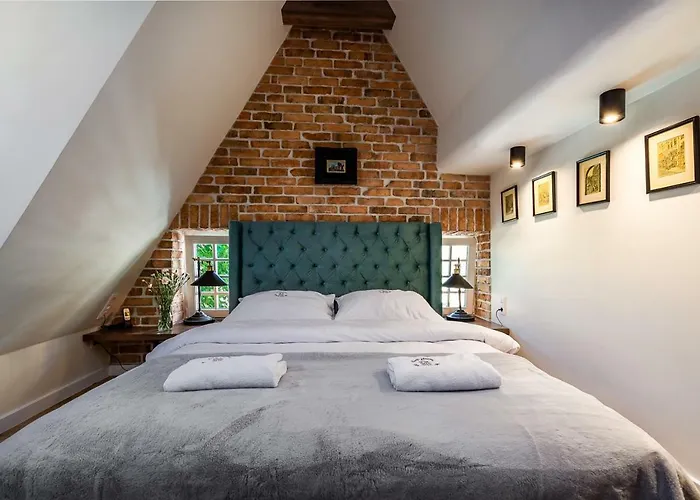 Aparthotel Gotyk House 4*