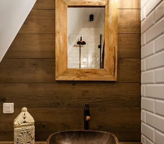 Gotyk House Aparthotel 4*